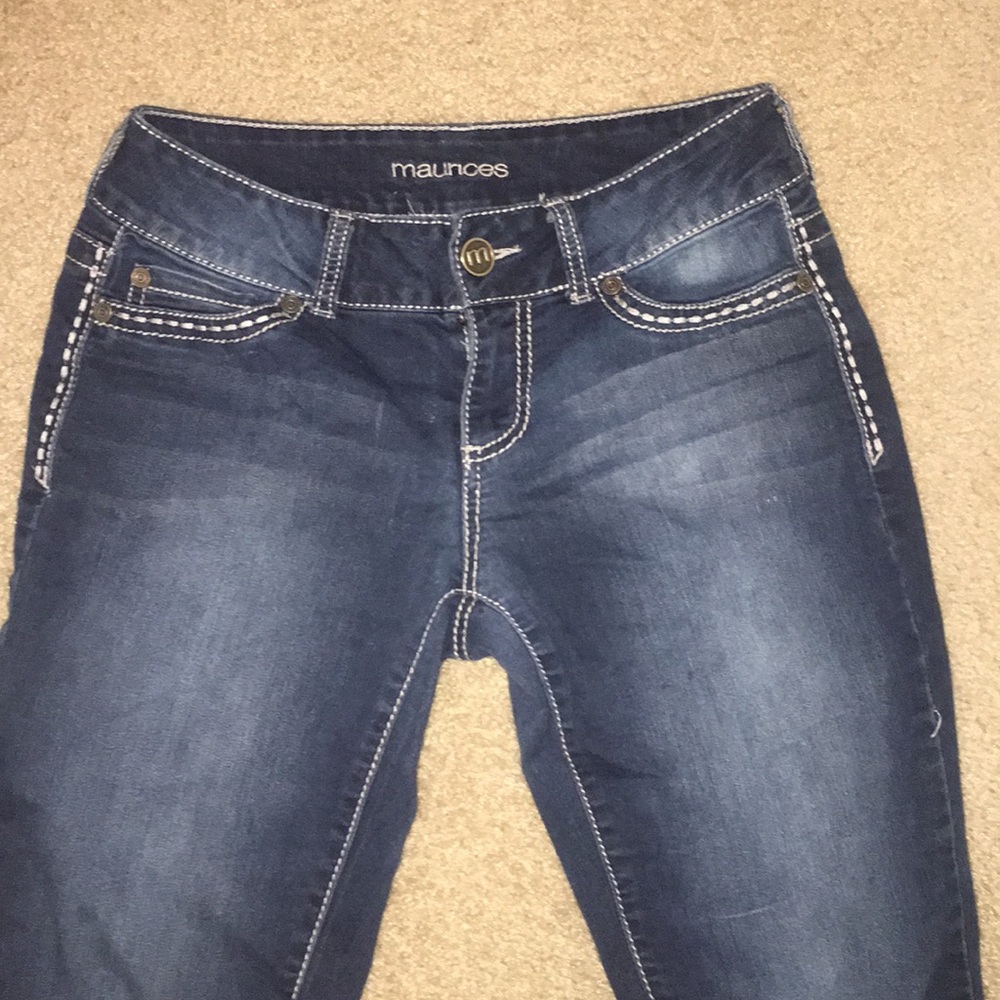 Cute dark-washed blue skinny jeans